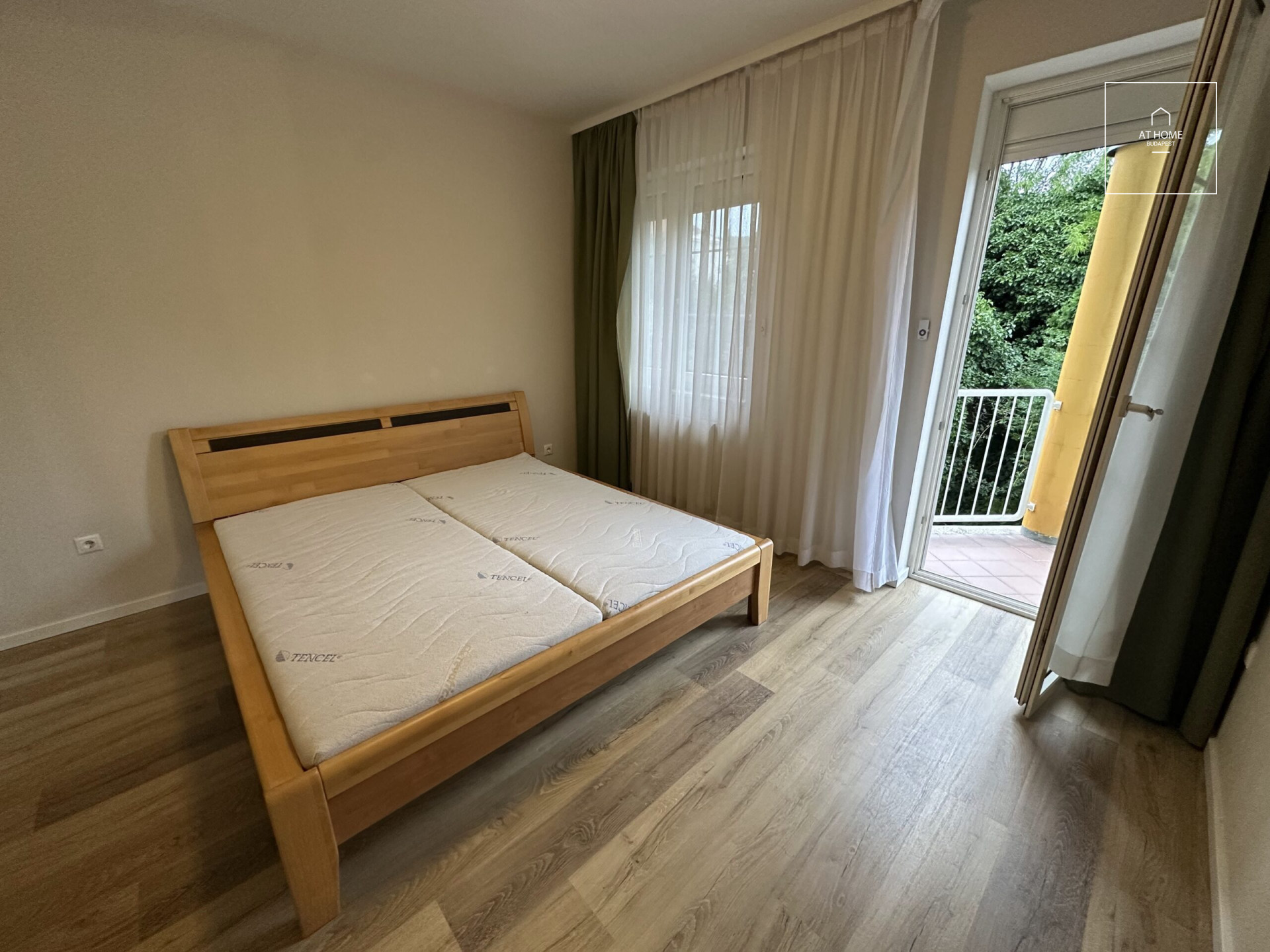 Stunning row house for rent Budapest II. district, Pálvölgy