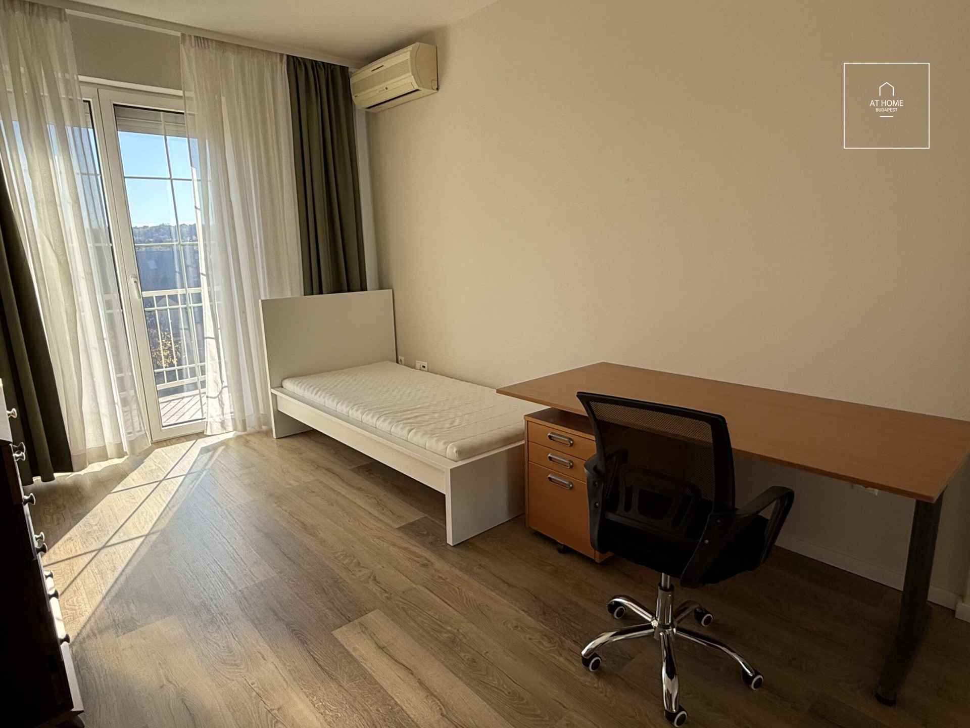 Stunning row house for rent Budapest II. district, Pálvölgy