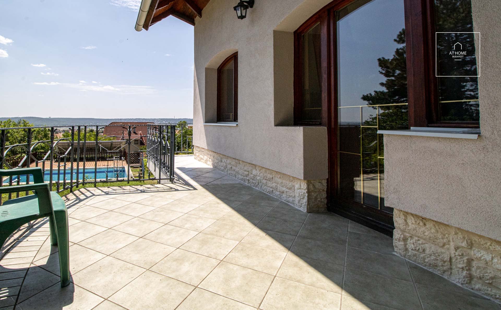 Detached house for rent in Budaörs with panoramic view