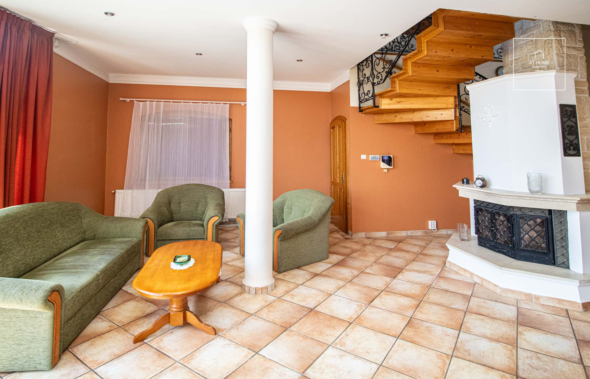 Detached house for rent in Budaörs with panoramic view