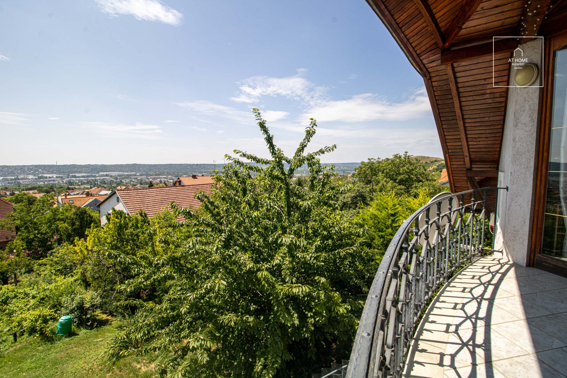 Detached house for rent in Budaörs with panoramic view