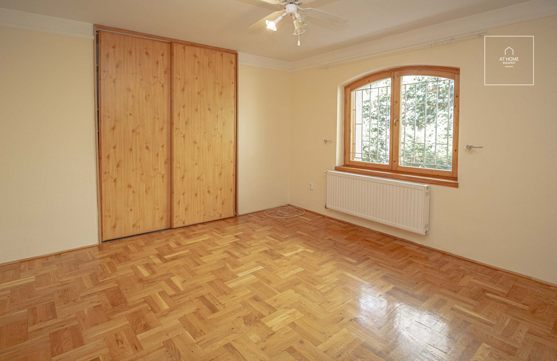 Detached house for rent in Budaörs with panoramic view