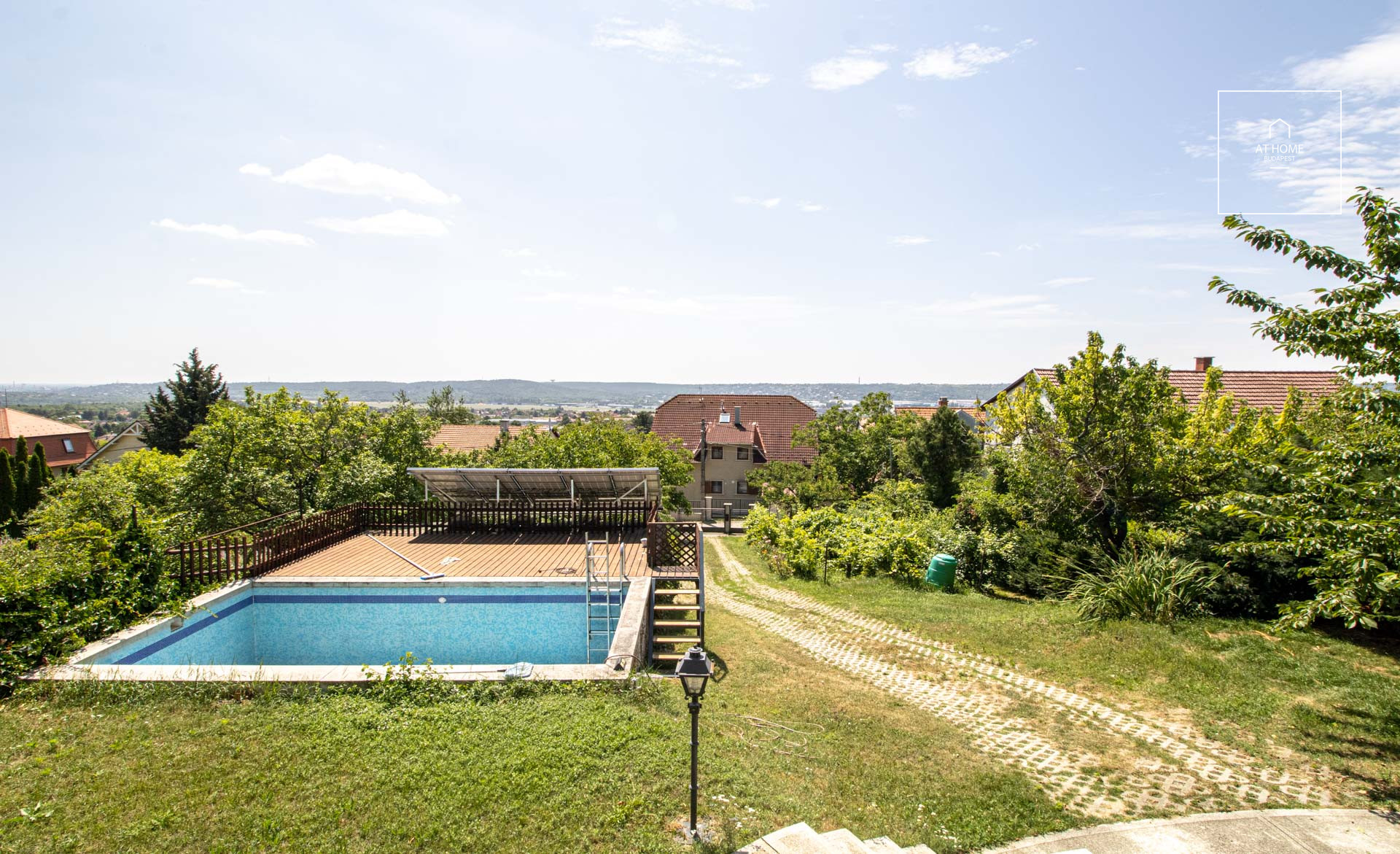 Detached house for rent in Budaörs with panoramic view