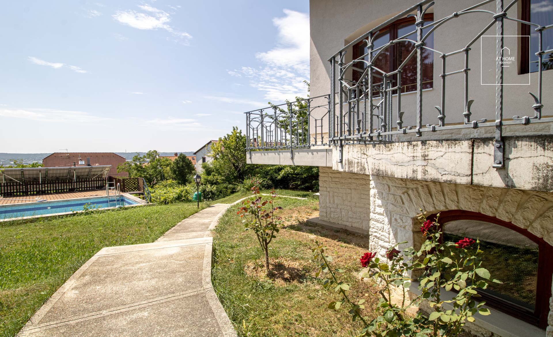 Detached house for rent in Budaörs with panoramic view