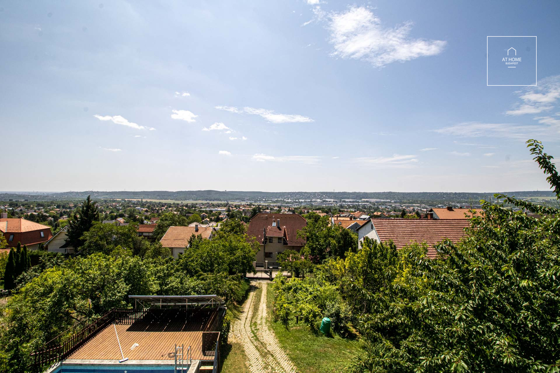 Detached house for rent in Budaörs with panoramic view