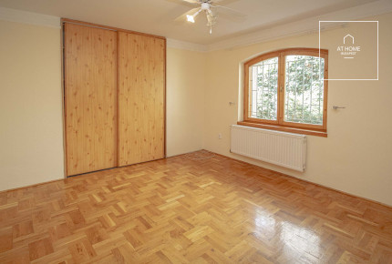 Detached house for rent in Budaörs with panoramic view