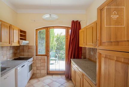 Detached house for rent in Budaörs with panoramic view