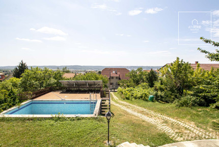Detached house for rent in Budaörs with panoramic view