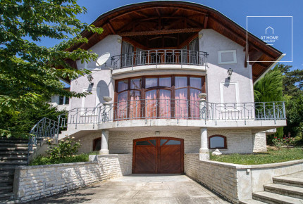 Detached house for rent in Budaörs with panoramic view