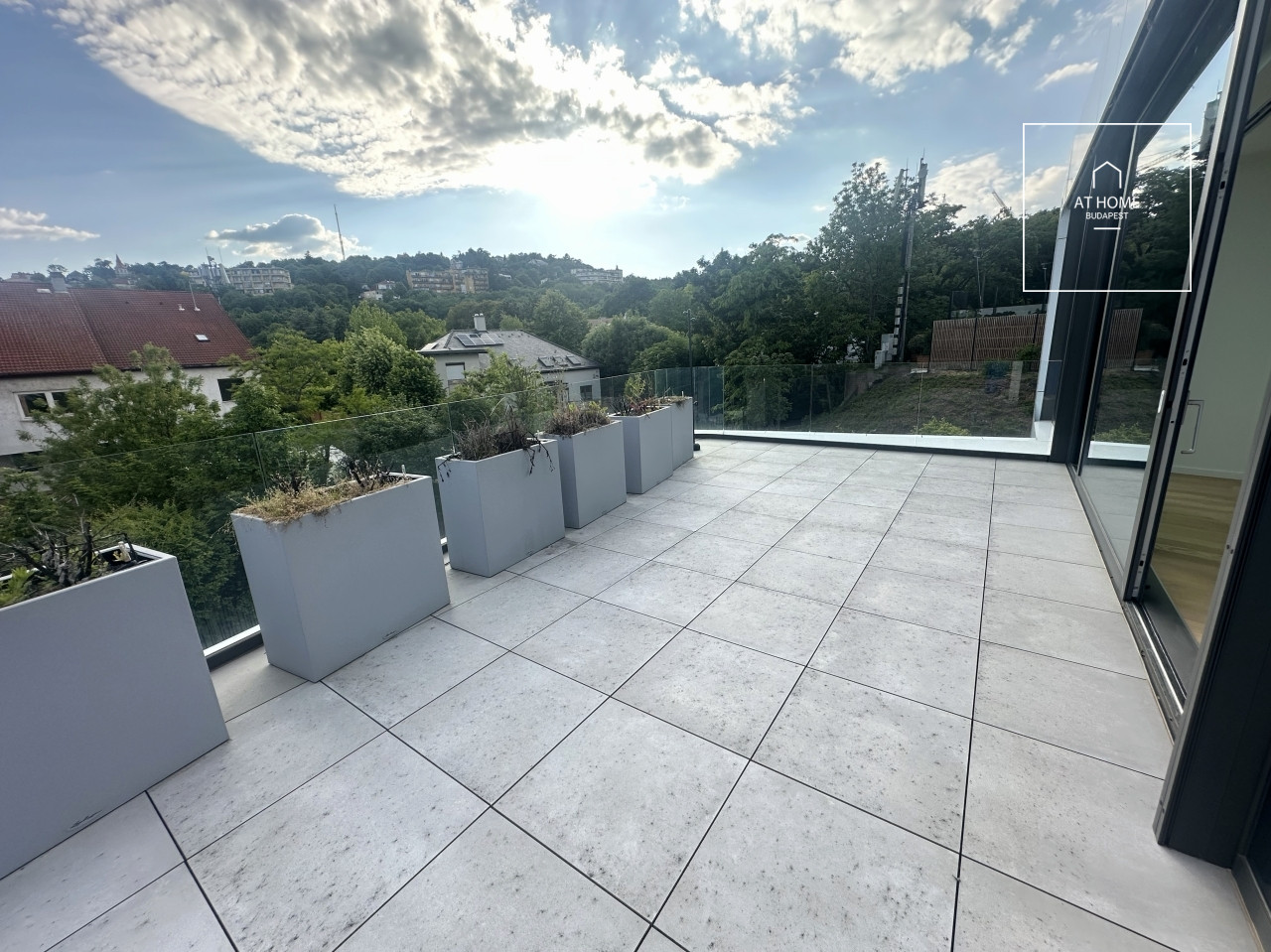 Exkluzív luxus apartman a 12. kerület szívében Budapesten