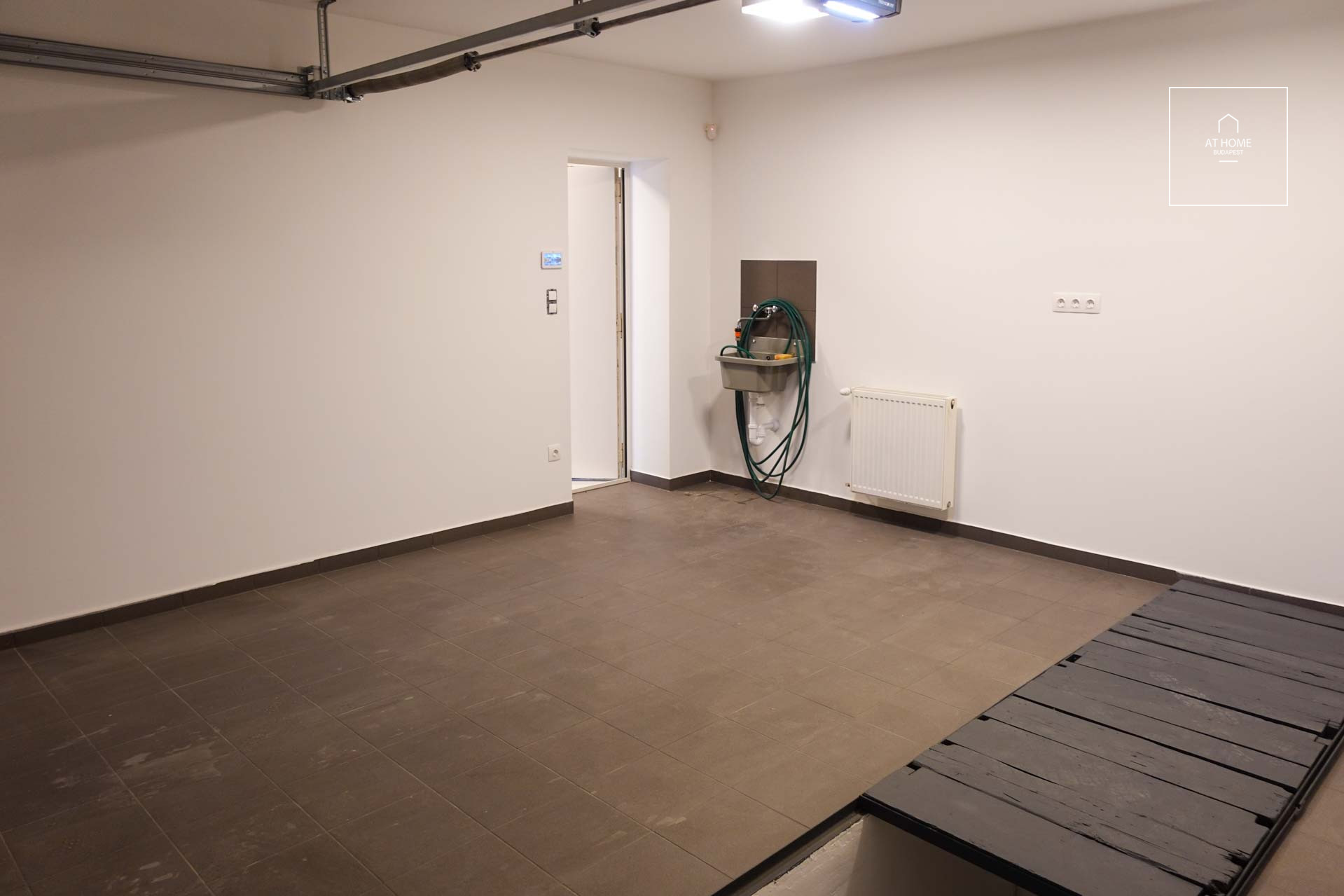 Refurbished terraced house for rent Budapest XII. district Istenhegy