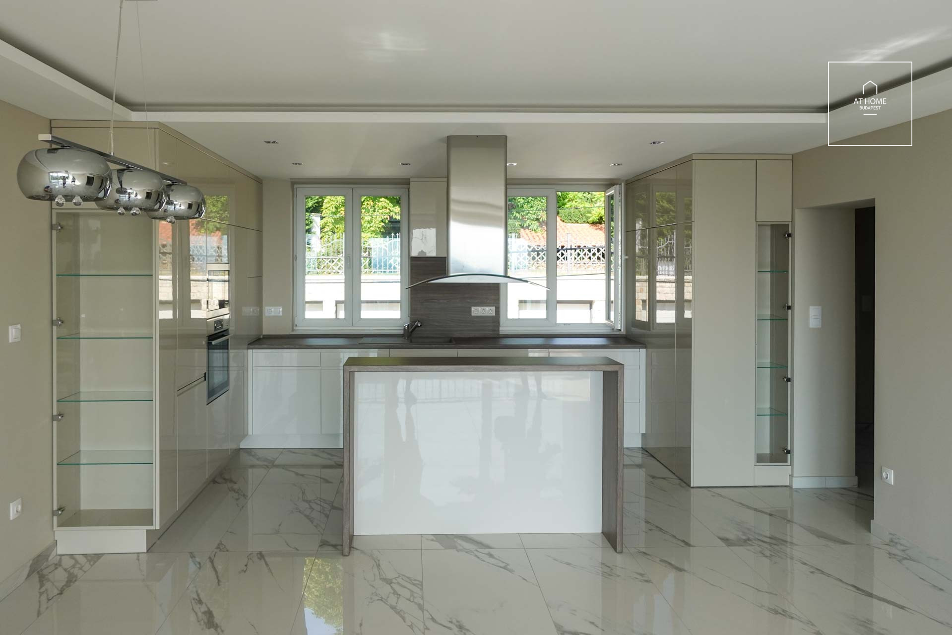 Refurbished terraced house for rent Budapest XII. district Istenhegy