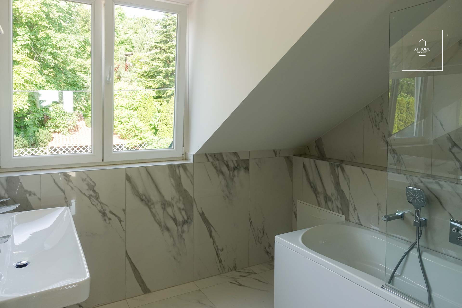 Refurbished terraced house for rent Budapest XII. district Istenhegy