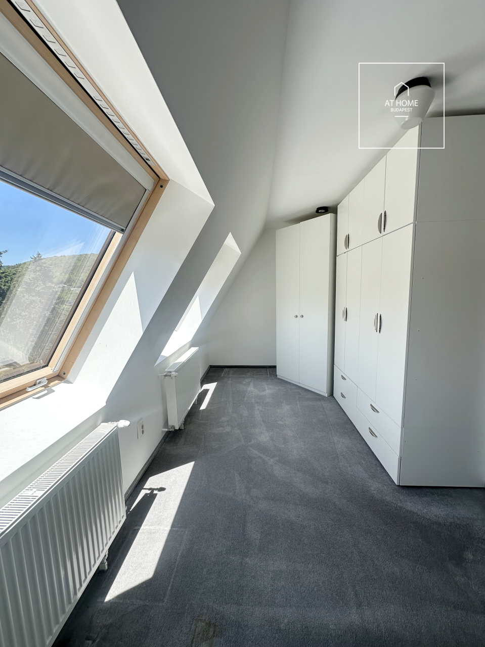 Renovated 4-storey, 4-bedroom townhouse in District II, Zöldmál