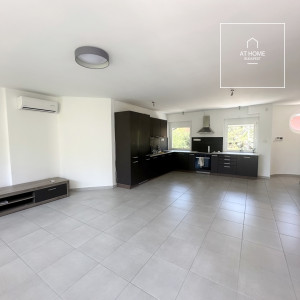 Felújított 4 szintes 4 hálószobás sorház II. kerület, Zöldmál