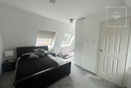 Renovated 4-storey, 4-bedroom townhouse in District II, Zöldmál