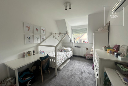 Renovated 4-storey, 4-bedroom townhouse in District II, Zöldmál