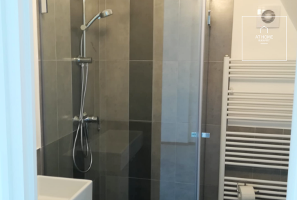 Renovated 4-storey, 4-bedroom townhouse in District II, Zöldmál