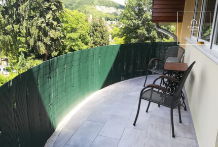 Renovated 4-storey, 4-bedroom townhouse in District II, Zöldmál
