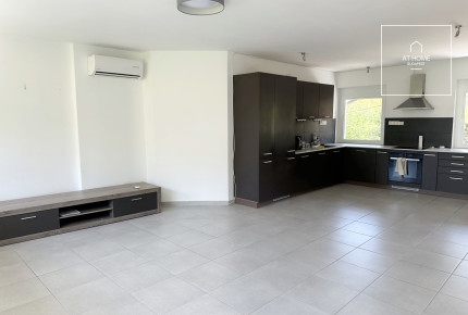 Renovated 4-storey, 4-bedroom townhouse in District II, Zöldmál