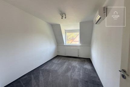 Renovated 4-storey, 4-bedroom townhouse in District II, Zöldmál