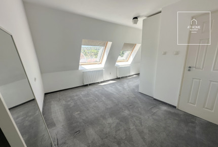 Renovated 4-storey, 4-bedroom townhouse in District II, Zöldmál
