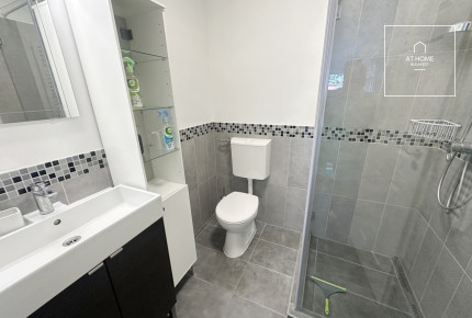 Renovated 4-storey, 4-bedroom townhouse in District II, Zöldmál
