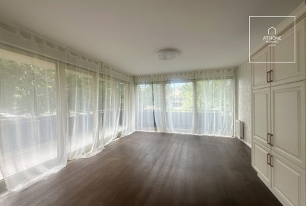 Ground floor 4-bedroom apartment in District II, Szemlőhegy