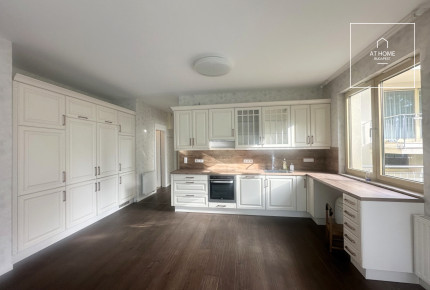 Ground floor 4-bedroom apartment in District II, Szemlőhegy