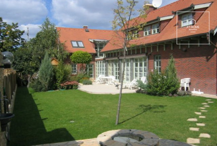 Elegáns Önálló családi ház  II/A. kerület, Erzsébetliget