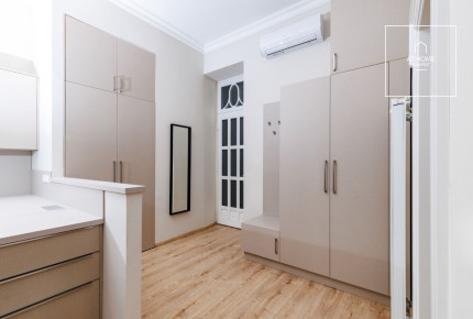 One-bedroom, 62 sqm apartment in District V, Lipótváros