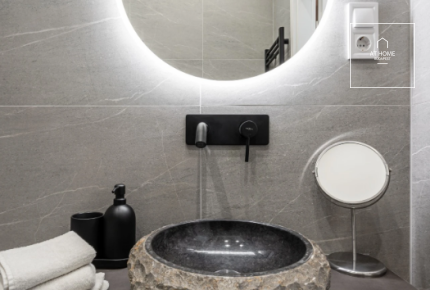 A modern-style renovated 3-bedroom apartment for sale in District V, Downtown, Budapest