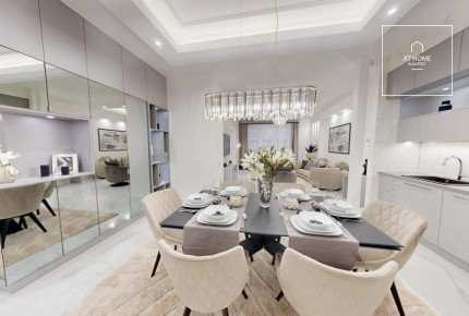 Renovated 100 sqm Luxury Apartment with 2 Balconies in District V, Downtown, Budapest
