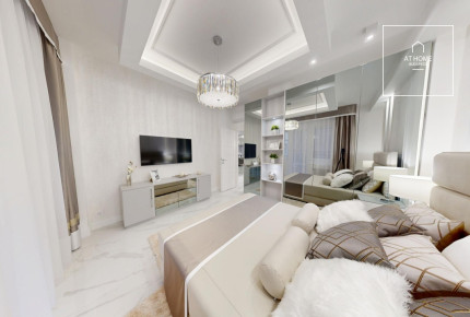 Renovated 100 sqm Luxury Apartment with 2 Balconies in District V, Downtown, Budapest