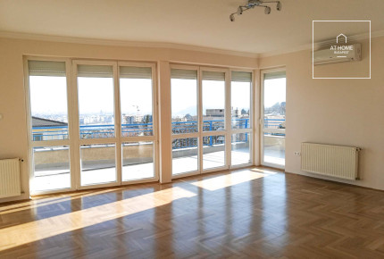 Lélegzetelállító lakás Budapest II. kerület, Szemlőhegy