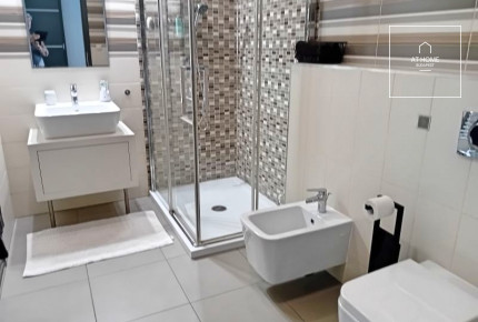 Napfényes belső kétszintes luxus lakás kiadó Budapest II. kerület, Pálvölgy