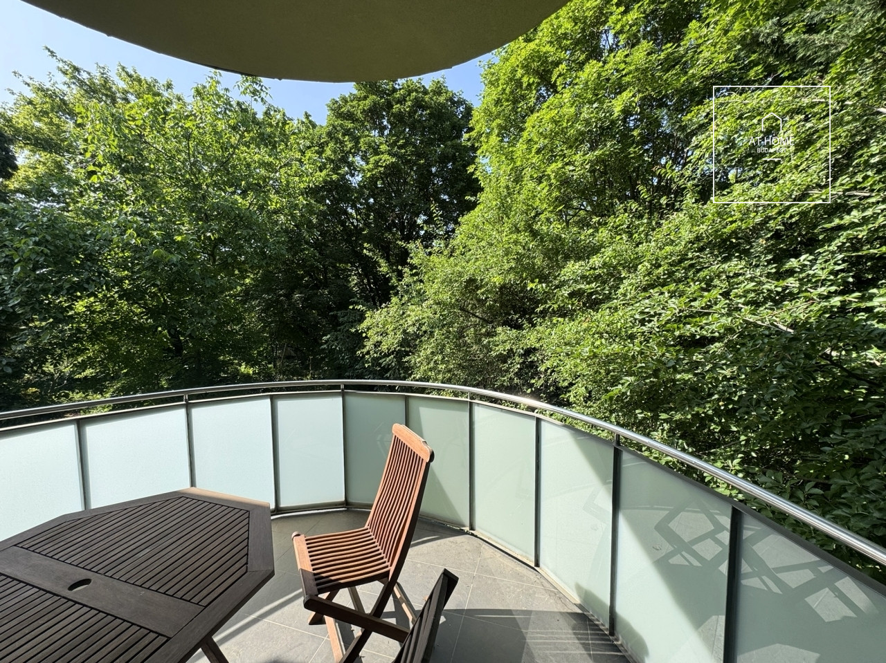 Greenbelt apartment for rent in Budapest, 2nd district, Szépilona