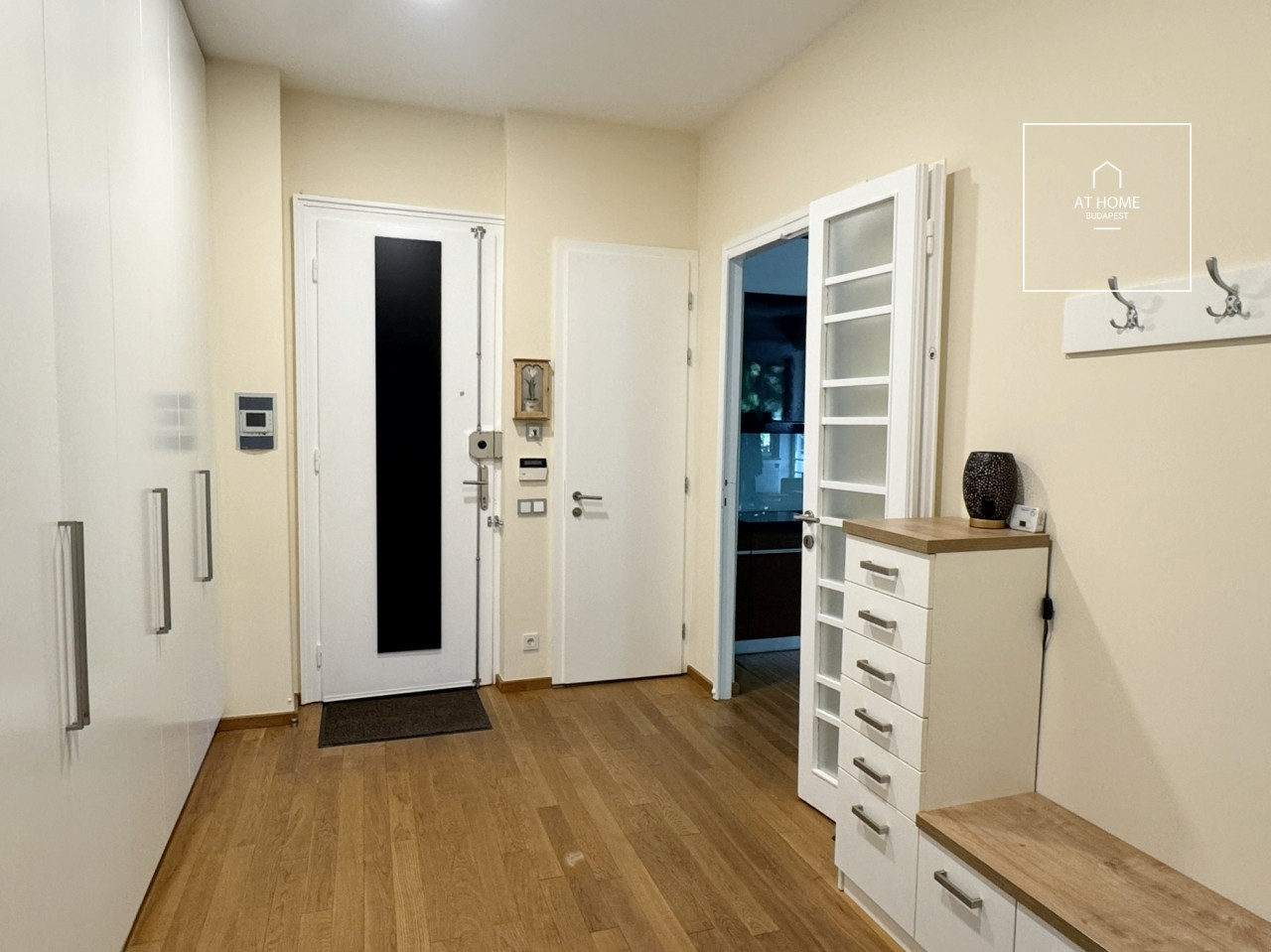 Greenbelt apartment for rent in Budapest, 2nd district, Szépilona