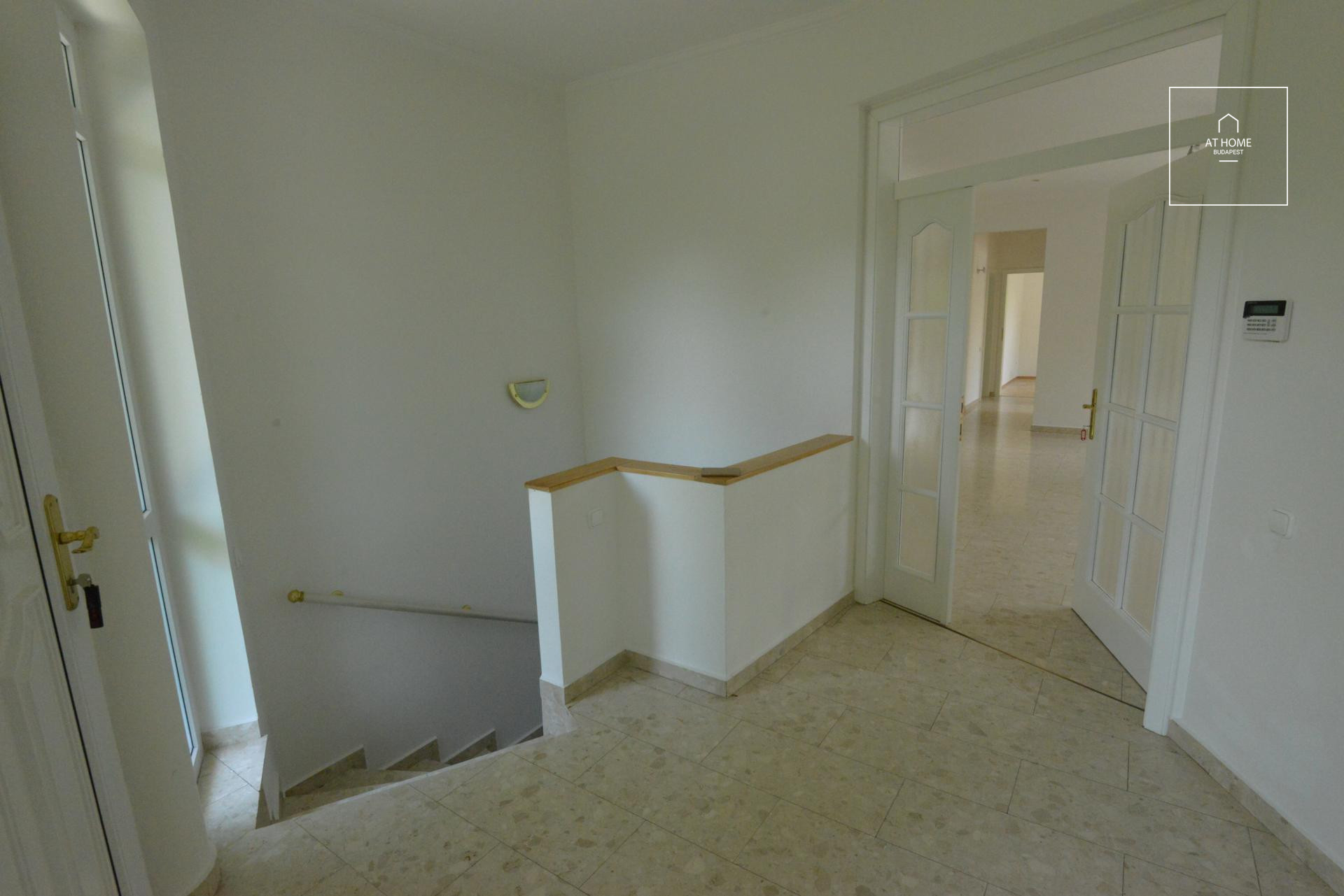 Lélegzetelállító Önálló családi ház   II/A. kerület, Budaliget