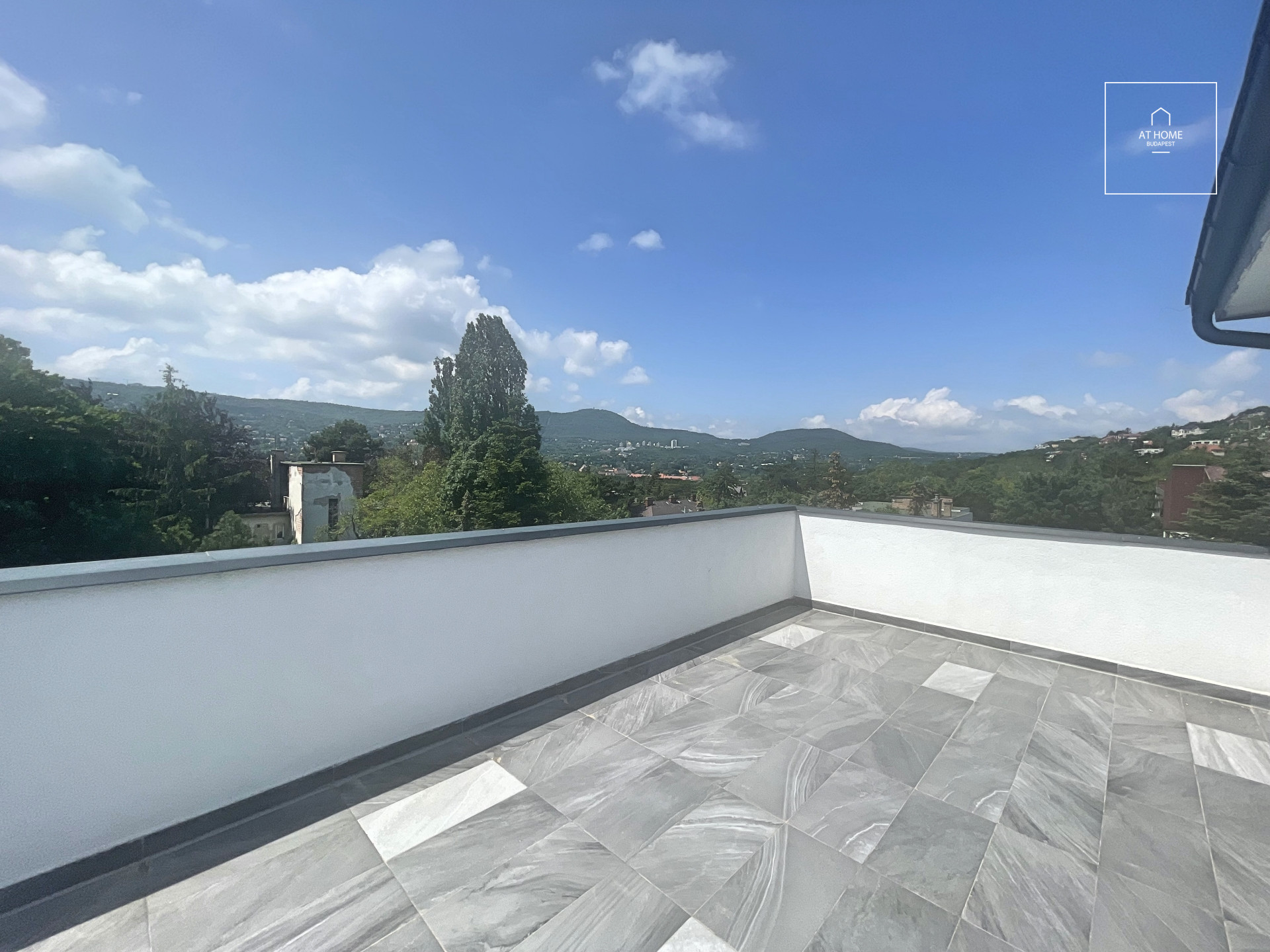 Newly built premium penthouse apartment Budapest II. district Törökvész