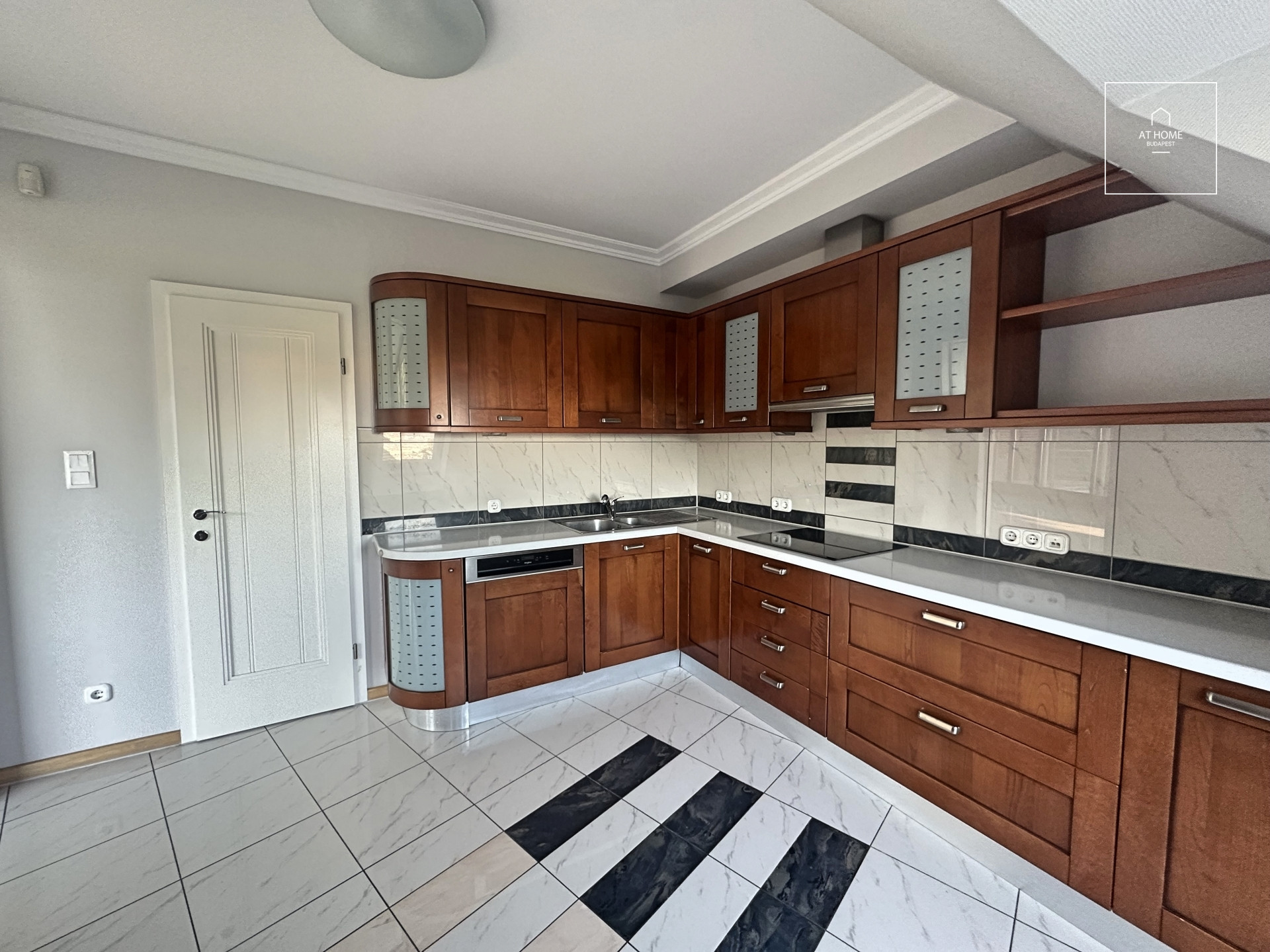 Exclusive penthouse Budapest XII. district, Kútvölgy