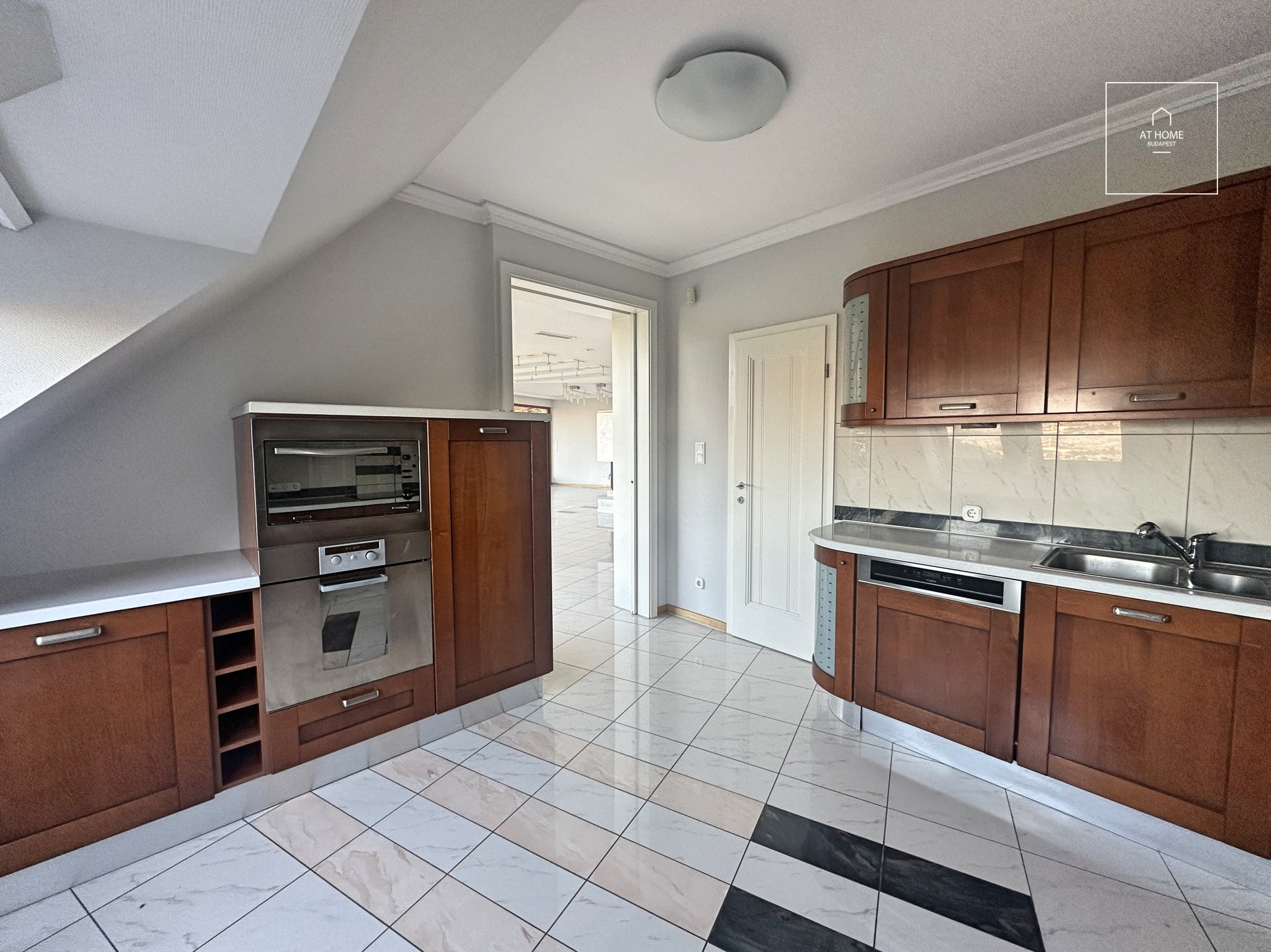 Exclusive penthouse Budapest XII. district, Kútvölgy