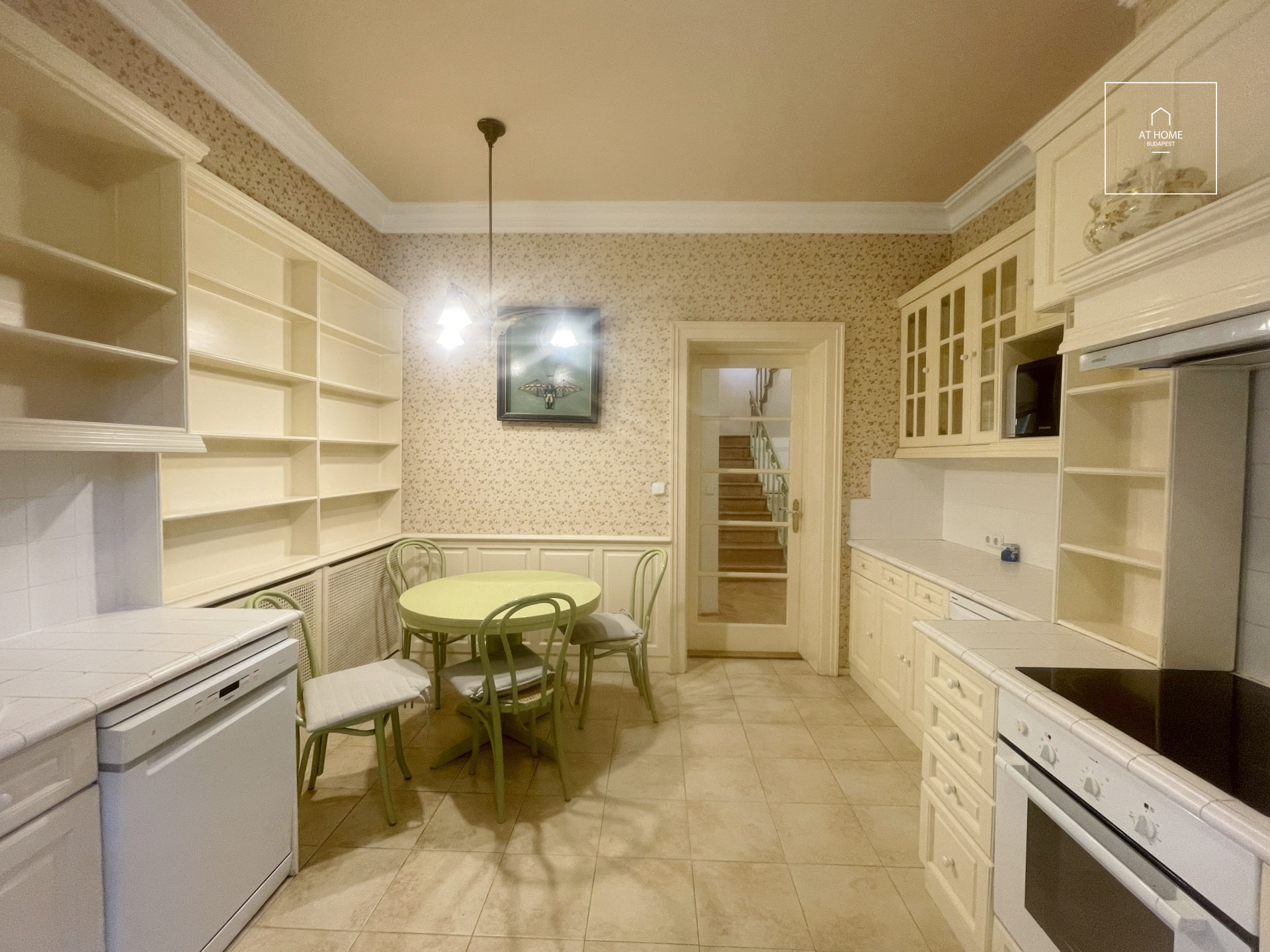 Hangulatos, felújított villa Budapest 2. kerületében, Törökvészen