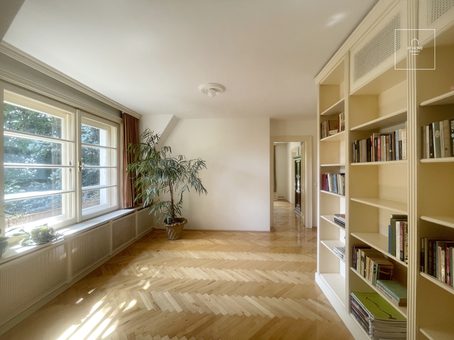 Classic, refurbished villa in Budapest, 2nd district, Törökvész