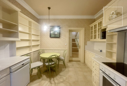 Hangulatos, felújított villa Budapest 2. kerületében, Törökvészen