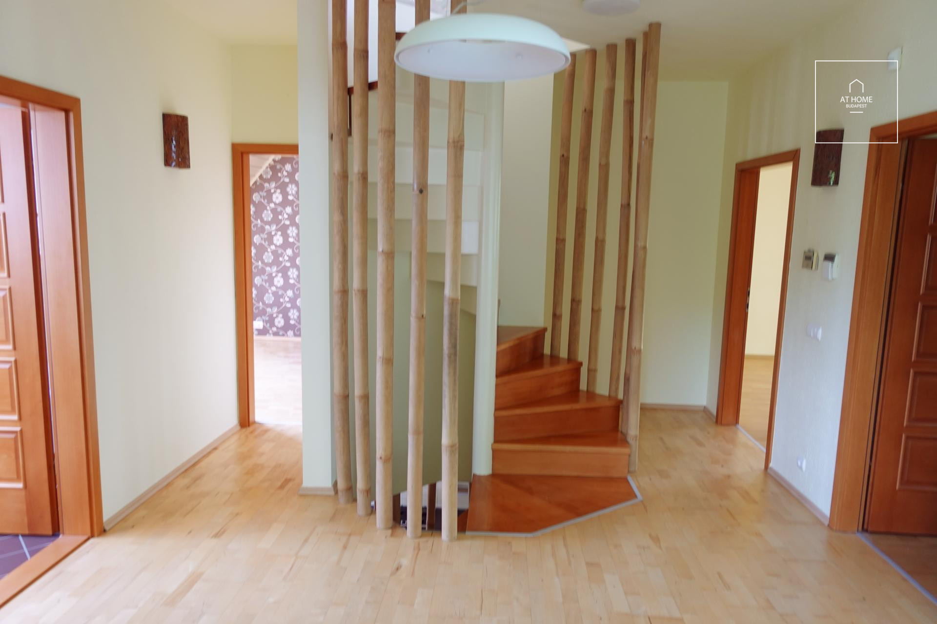 Semi-detached house for rent in Budapest XII. district, Farkasvölgy