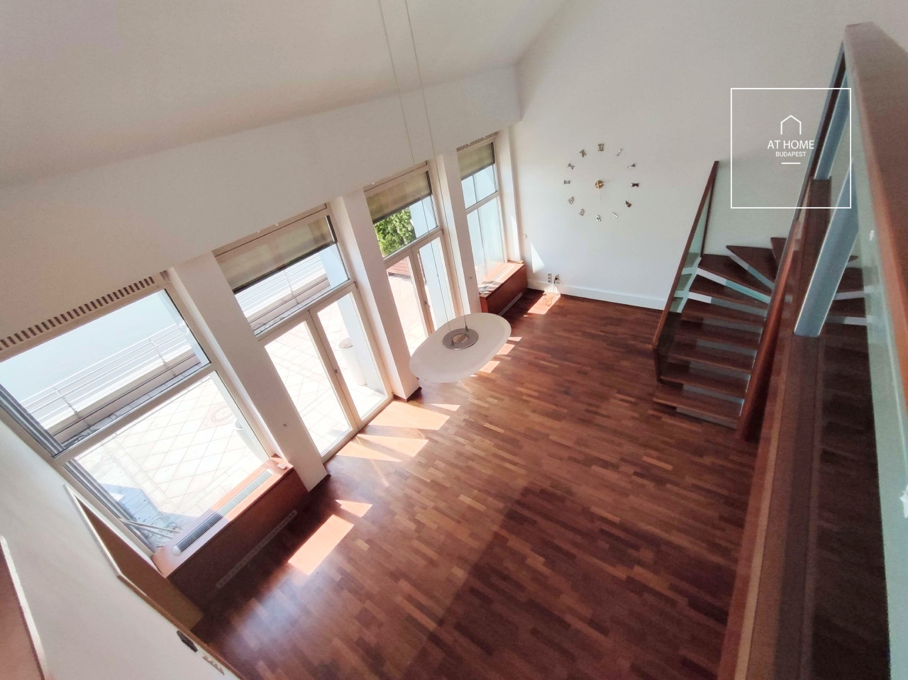 182 sqm panoramic apartment with 2 bedrooms in District IX, Millennial City Center