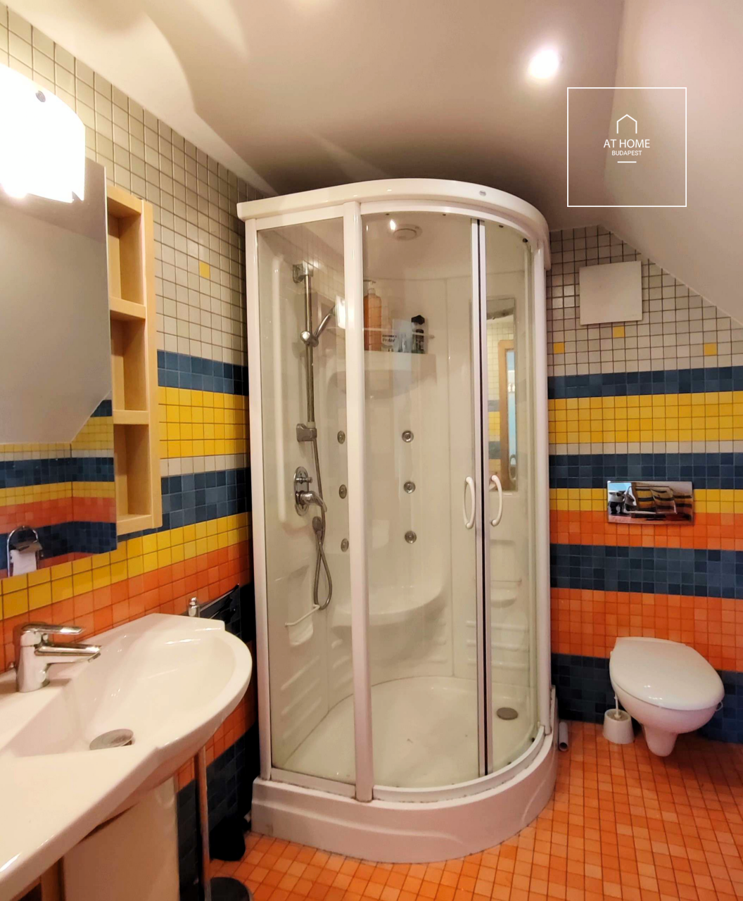 182 sqm panoramic apartment with 2 bedrooms in District IX, Millennial City Center