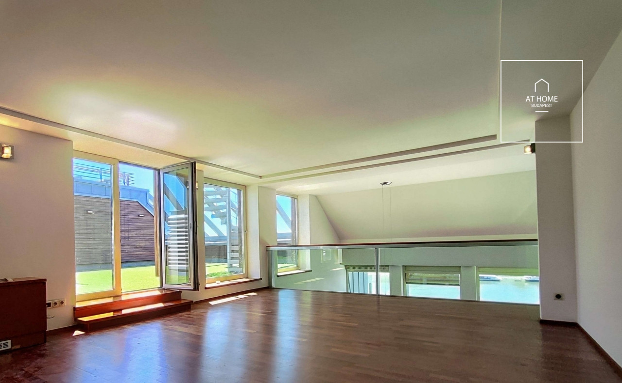 182nm-es 2 hálószobás panorámás lakás IX. kerület, Milleniumi Városrész