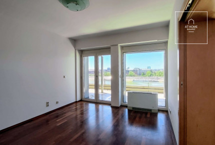 182 sqm panoramic apartment with 2 bedrooms in District IX, Millennial City Center